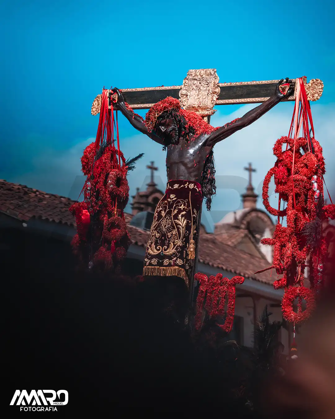 Multitud en la procesión